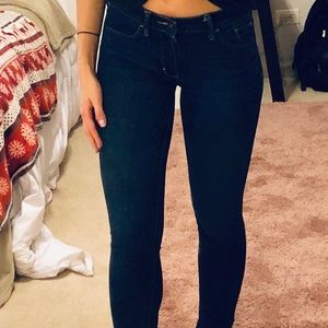 Dark Wash Skinny jeans